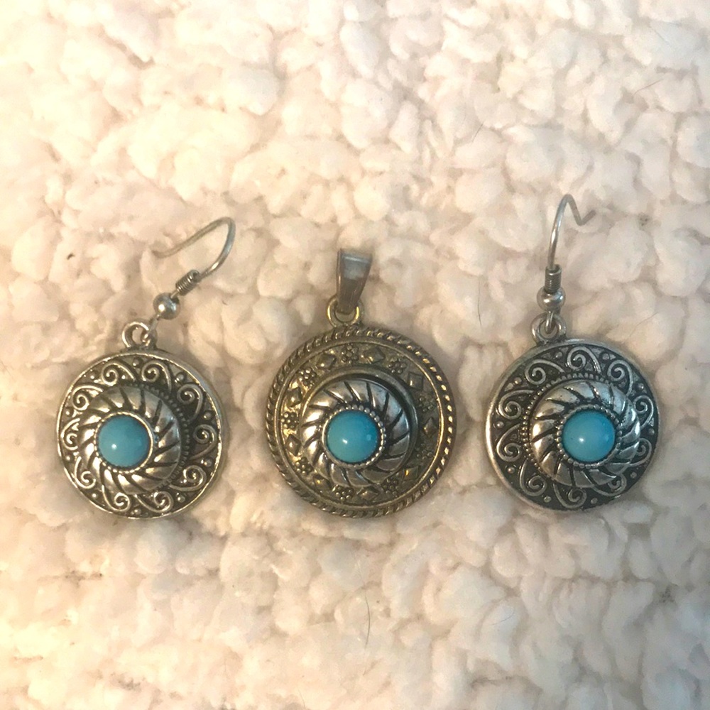 🛑🛑Gingersnaps inspired Earrings & Pendant (no chain) set